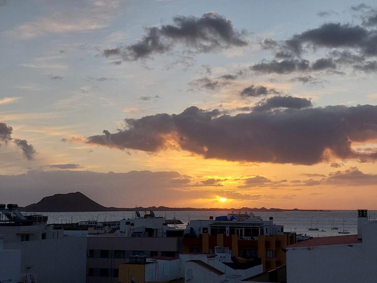 Precioso ático con vistas al mar Apartamento Corralejo Exterior foto